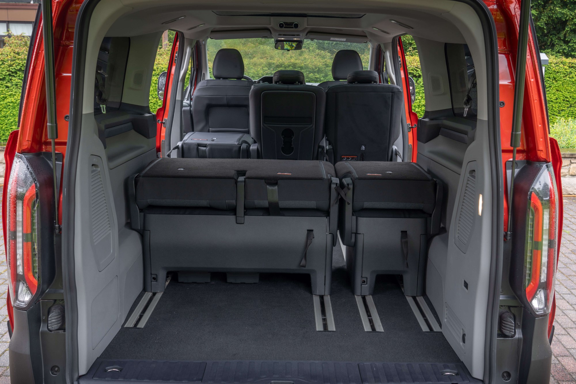 Ford E-Custom Tourneo flexibel inredning