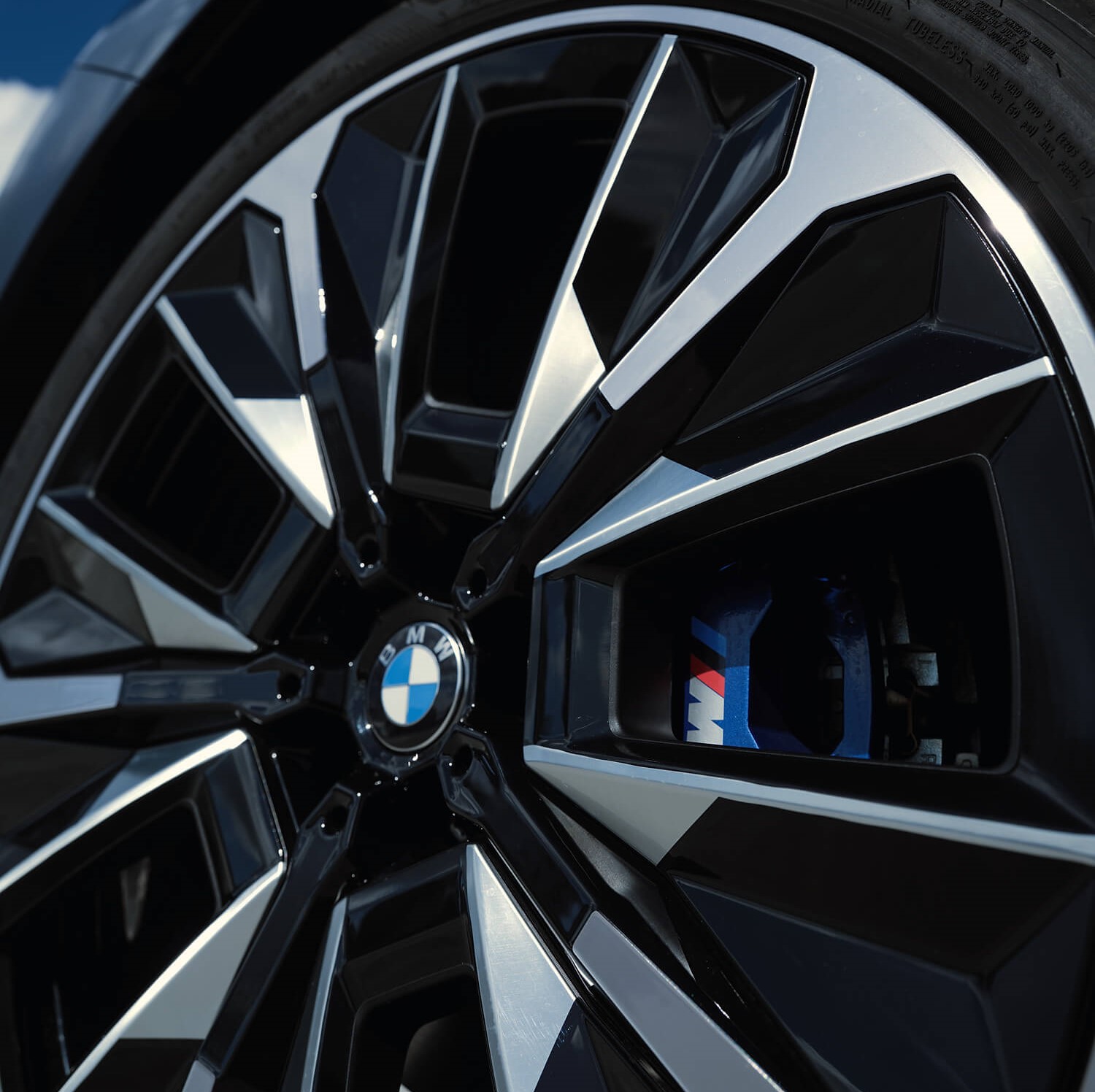 23tums däck BMW iX
