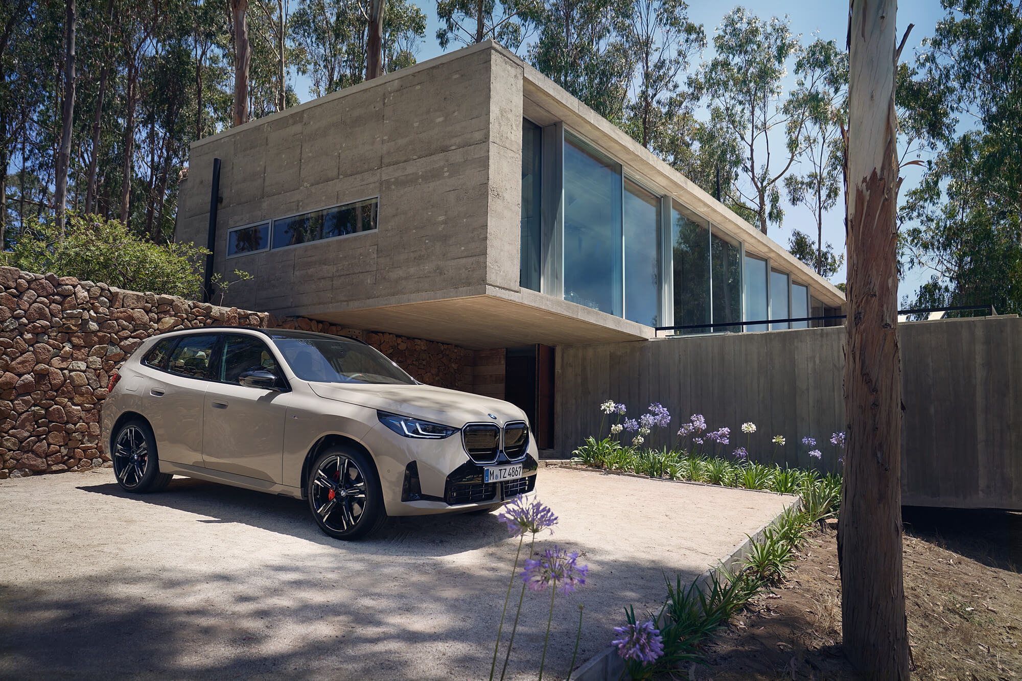 familjebil BMW privatleasing X3 laddhybrid.