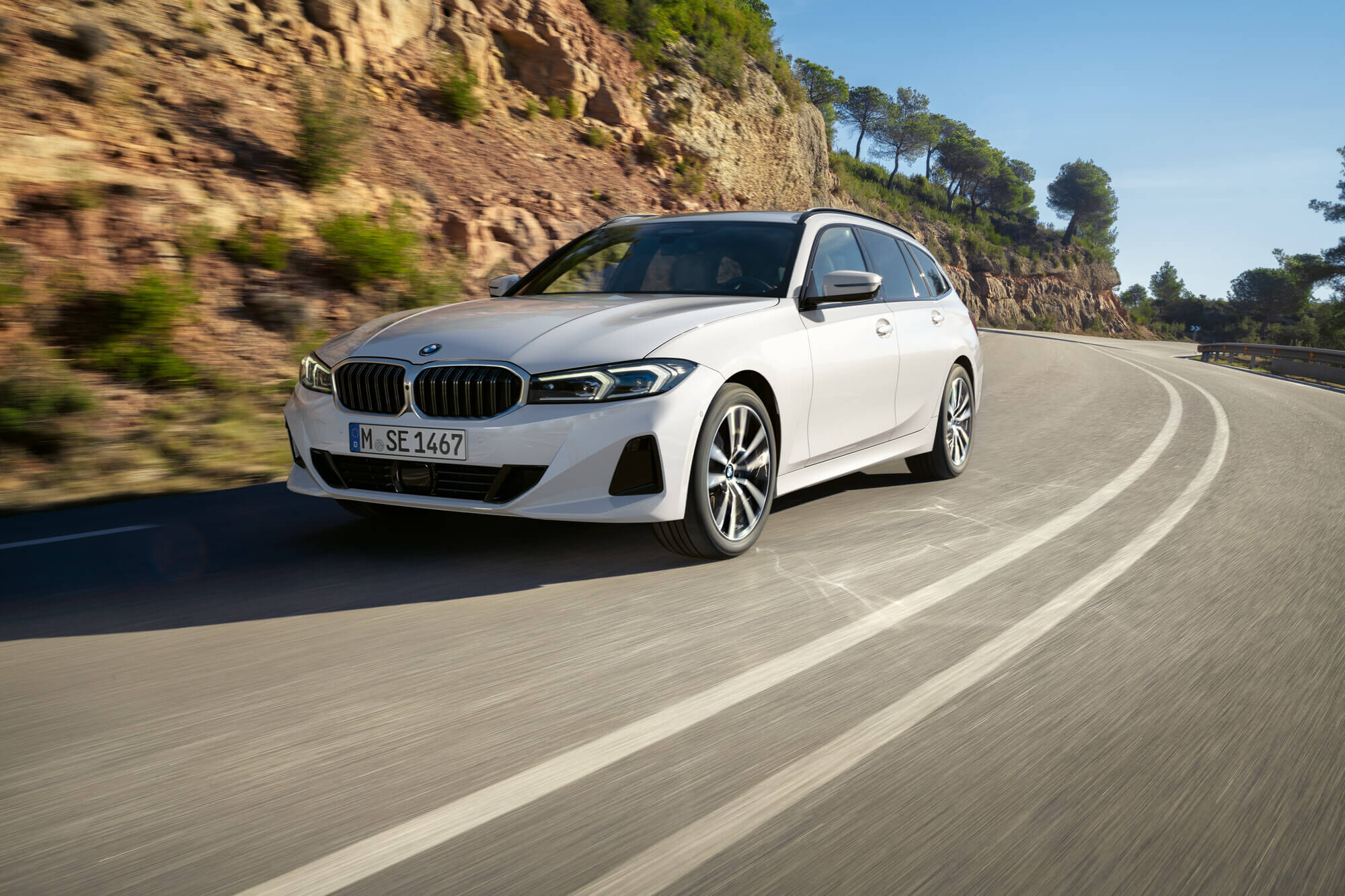 330e bmw Touring front