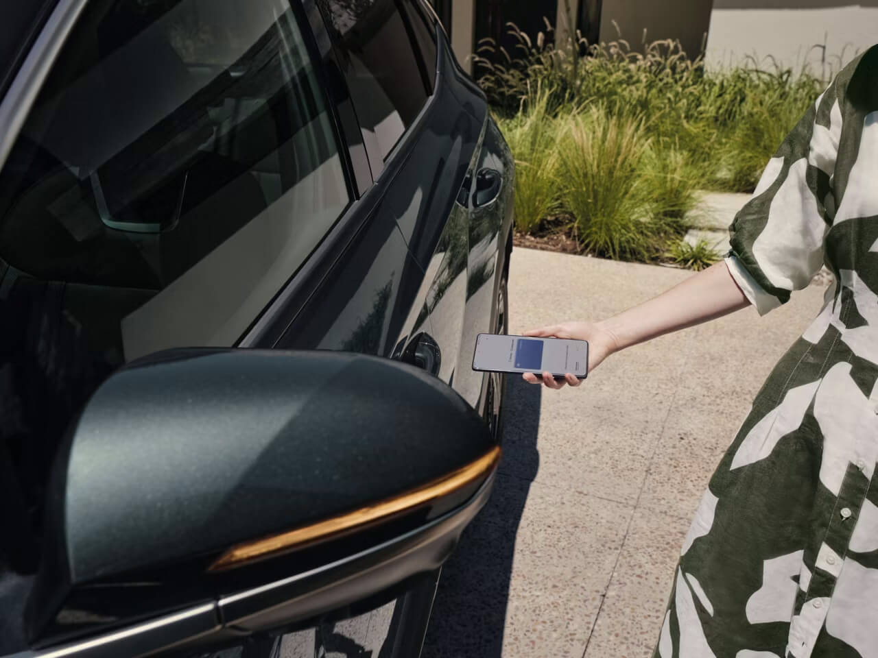 Lås upp bilen med mobilen. Hyundai Tucson smart uppkoppling.